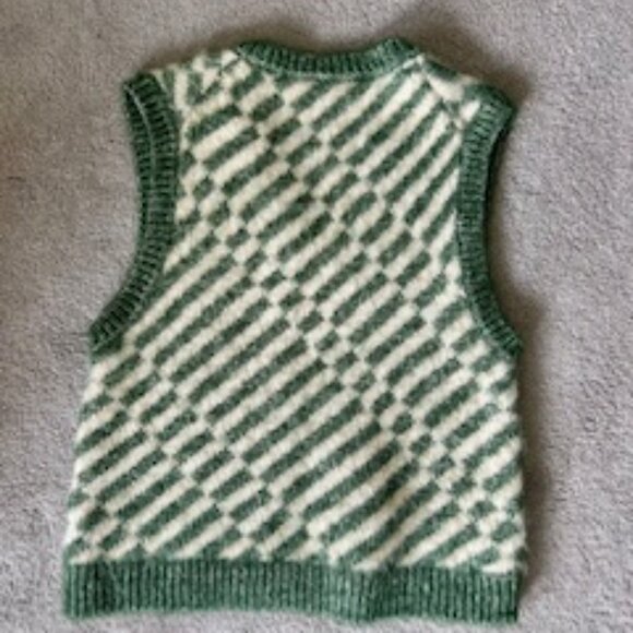 KOTN Sweater Vest - Picture 3 of 3